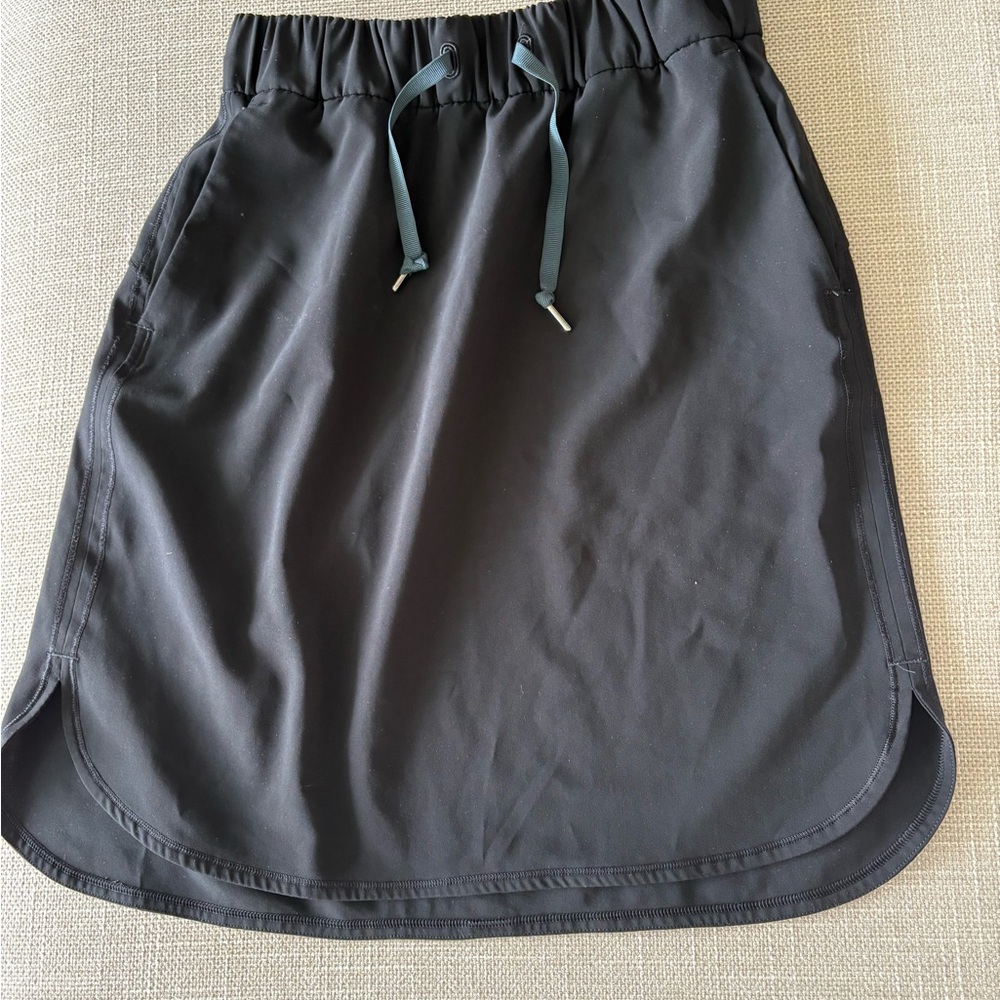 Lululemon Black Elastic Waist Skirt
